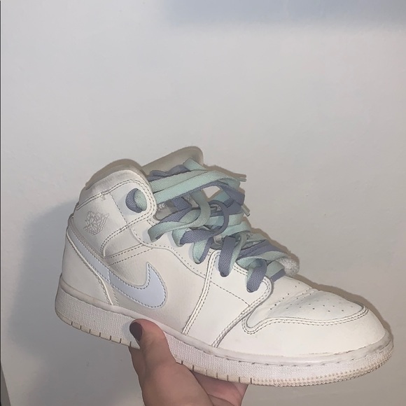 Jordan 1 Mid Swoosh Nike